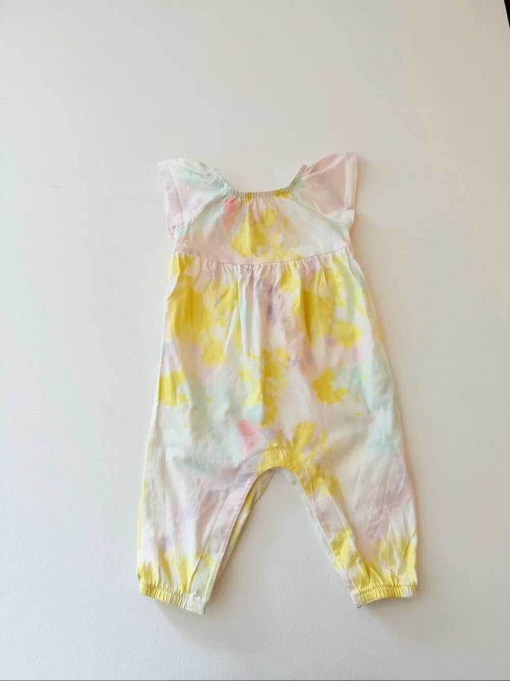 Old Navy baby girl size 3/6 month tie dye romper